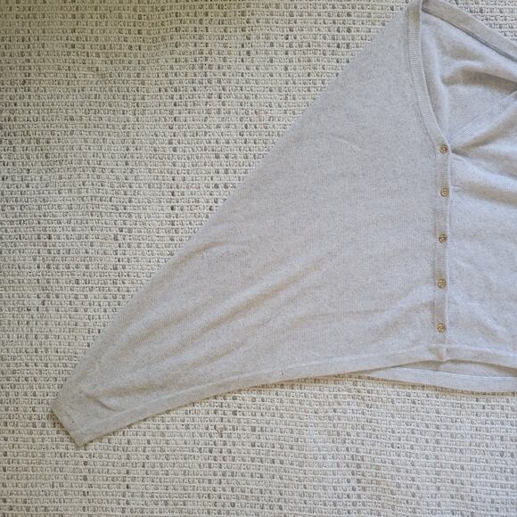 Lilly Pulitzer Womens 100% Cashmere Shawl Gray Wrap Gold Buttons Vintage 2004 - Picture 4 of 5